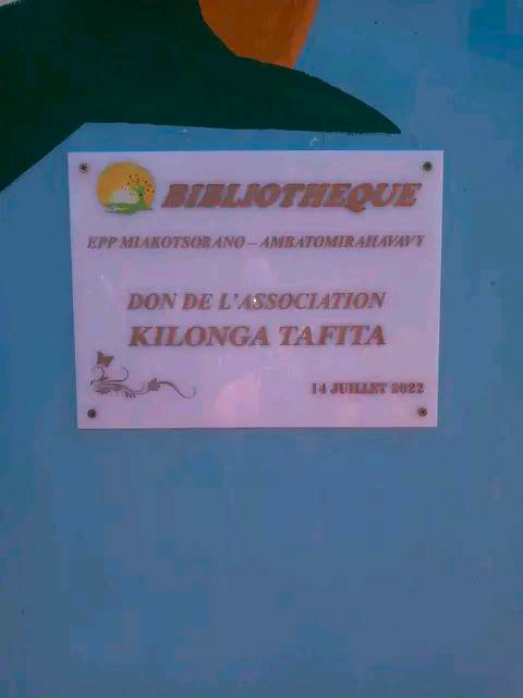 Photo 28 — enfants et équipe de Kilonga Tafita sur le terrain